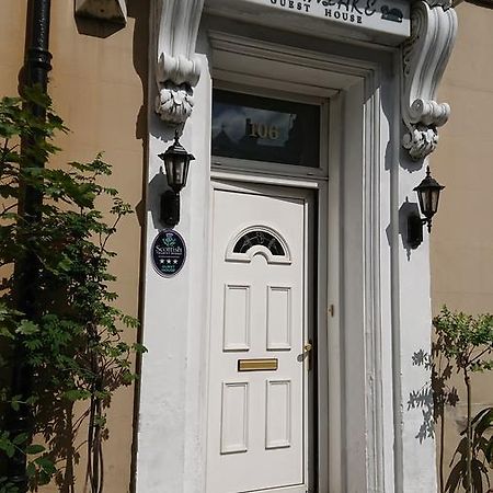 Swan Lake Guest House Единбург Екстериор снимка