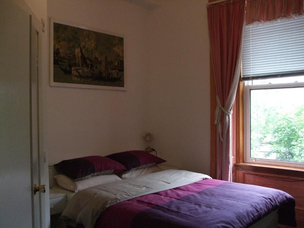 Swan Lake Guest House Единбург Стая снимка