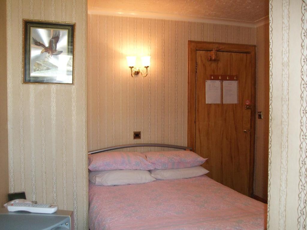 Swan Lake Guest House Единбург Стая снимка