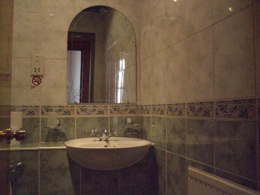 Swan Lake Guest House Единбург Стая снимка