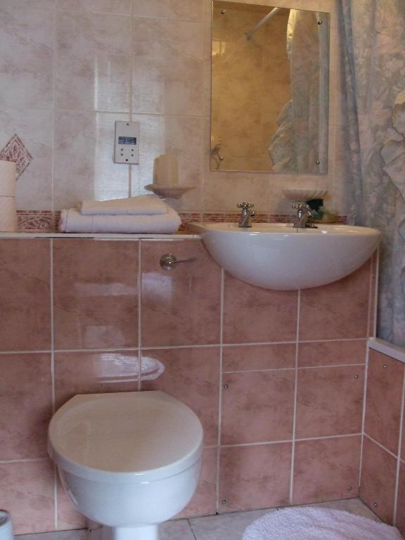 Swan Lake Guest House Единбург Стая снимка