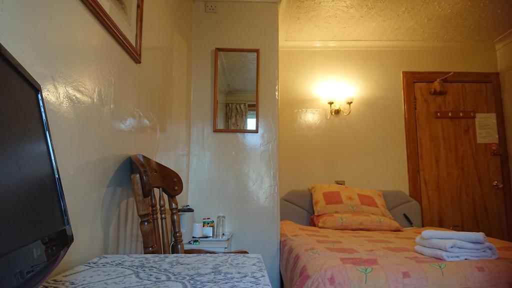 Swan Lake Guest House Единбург Екстериор снимка