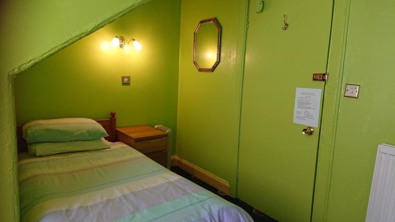 Swan Lake Guest House Единбург Екстериор снимка